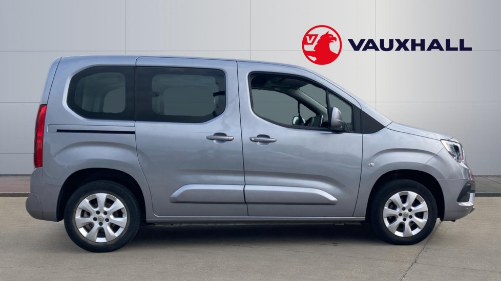 Vauxhall Combo Life 1.2 Turbo Energy 5dr Petrol Estate - Image 5