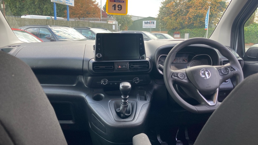 Vauxhall Combo Life 1.2 Turbo Energy 5dr Petrol Estate - Image 10