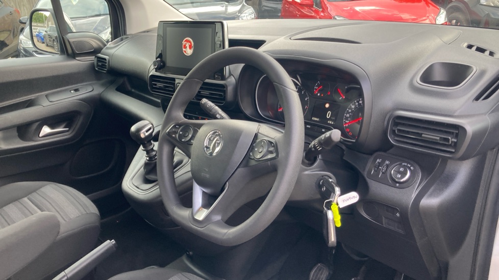 Vauxhall Combo Life 1.2 Turbo Energy 5dr Petrol Estate - Image 11