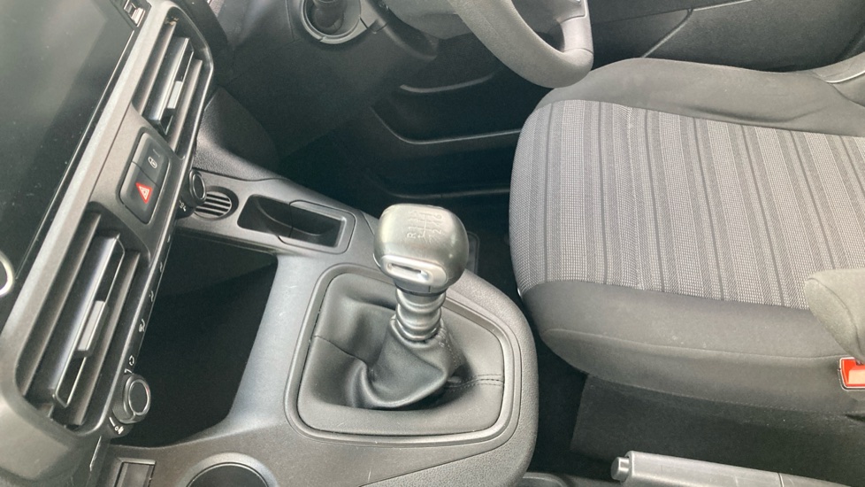 Vauxhall Combo Life 1.2 Turbo Energy 5dr Petrol Estate - Image 13