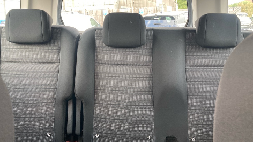 Vauxhall Combo Life 1.2 Turbo Energy 5dr Petrol Estate - Image 15