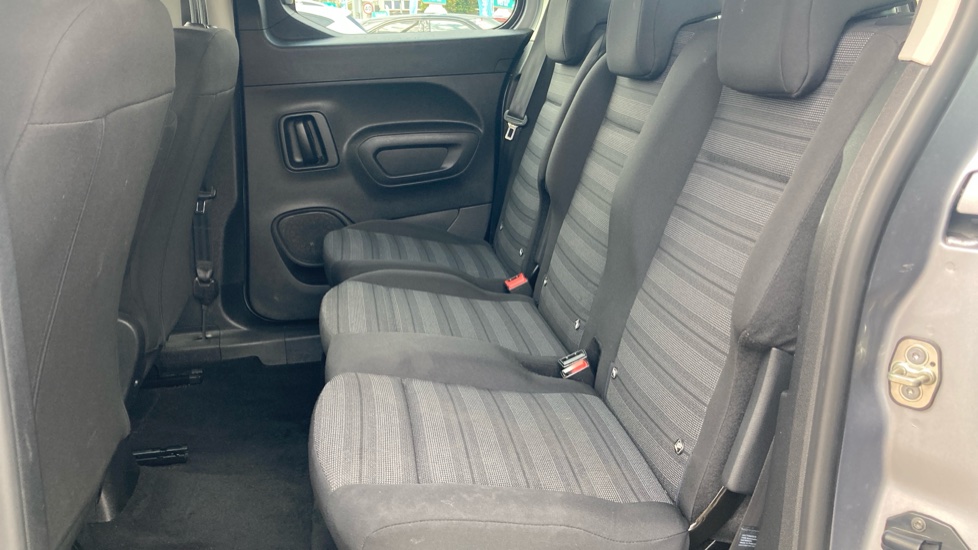 Vauxhall Combo Life 1.2 Turbo Energy 5dr Petrol Estate - Image 16