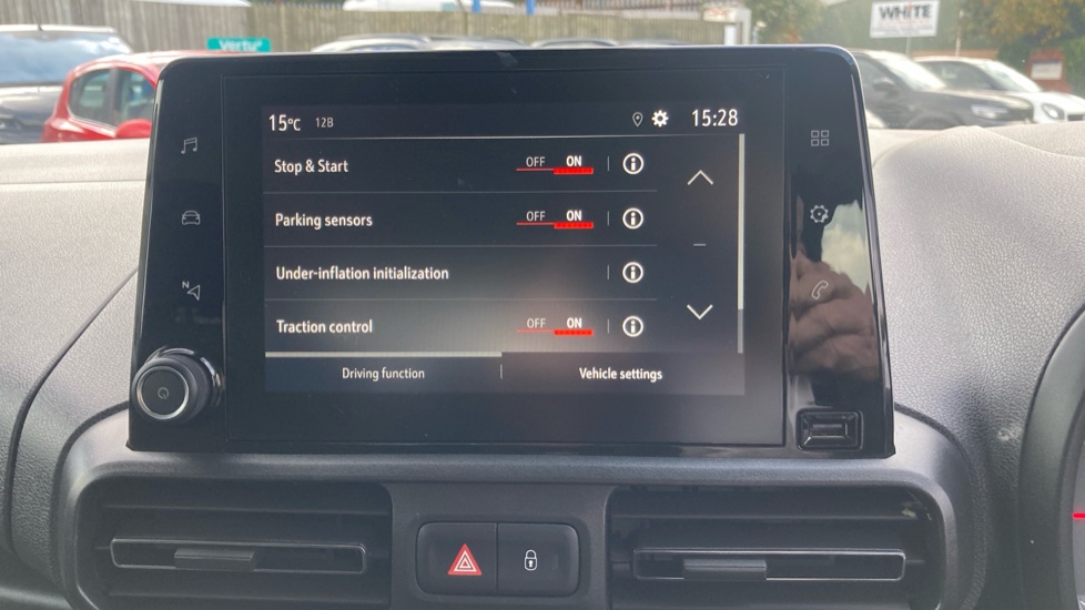 Vauxhall Combo Life 1.2 Turbo Energy 5dr Petrol Estate - Image 23