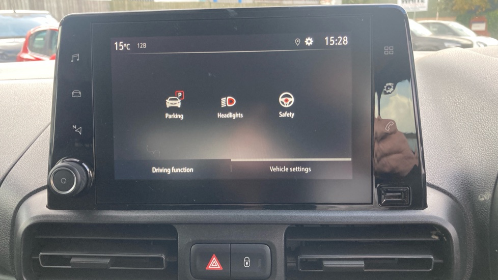 Vauxhall Combo Life 1.2 Turbo Energy 5dr Petrol Estate - Image 24