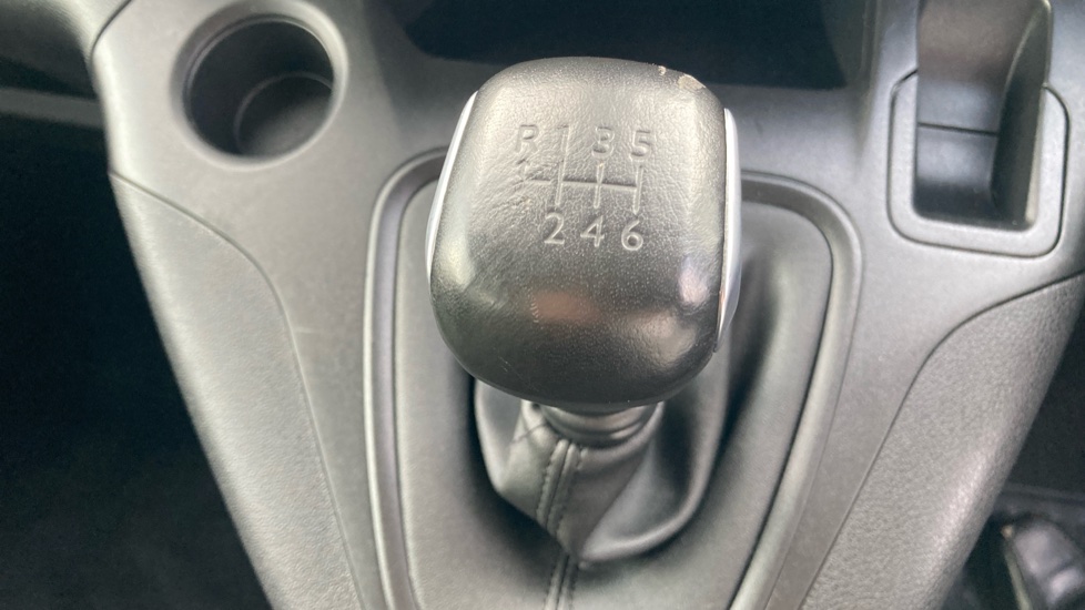 Vauxhall Combo Life 1.2 Turbo Energy 5dr Petrol Estate - Image 26
