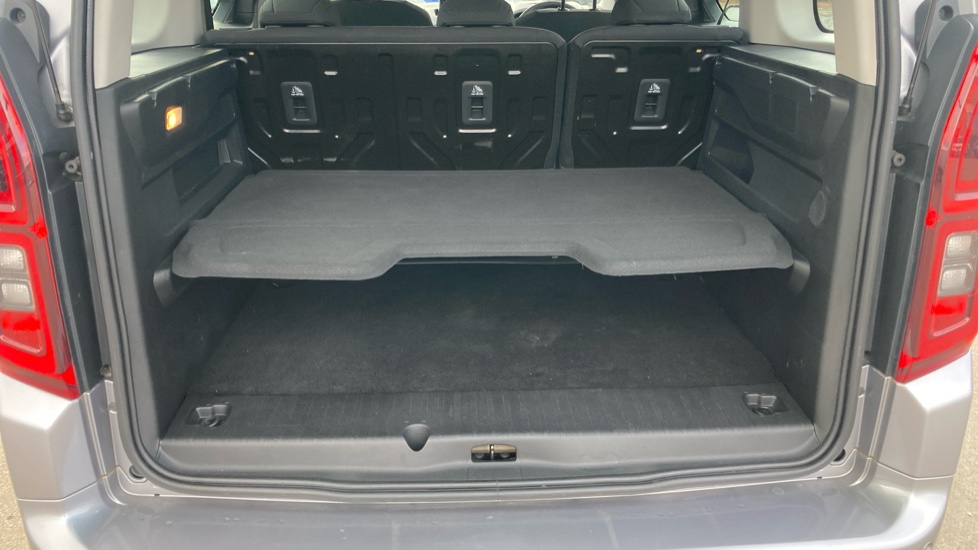 Vauxhall Combo Life 1.2 Turbo Energy 5dr Petrol Estate - Image 37