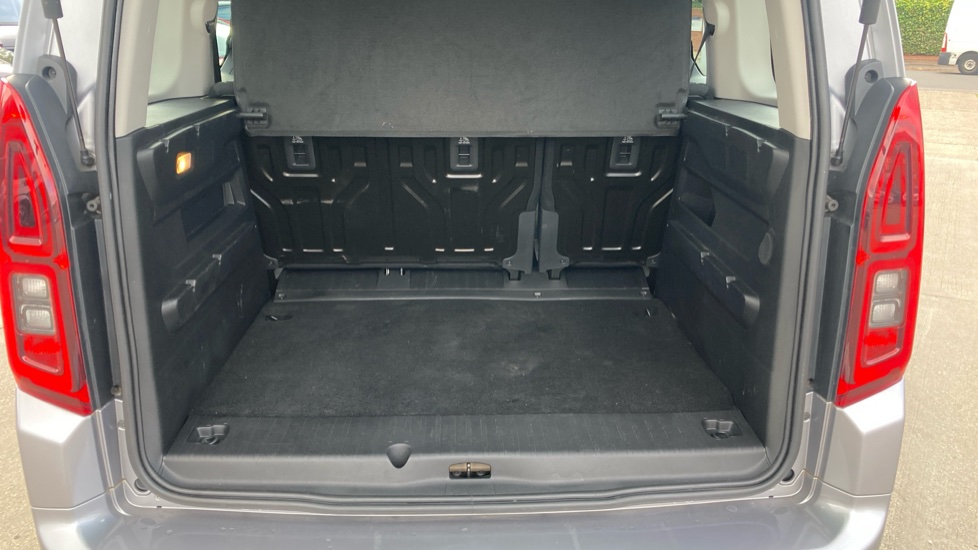Vauxhall Combo Life 1.2 Turbo Energy 5dr Petrol Estate - Image 38