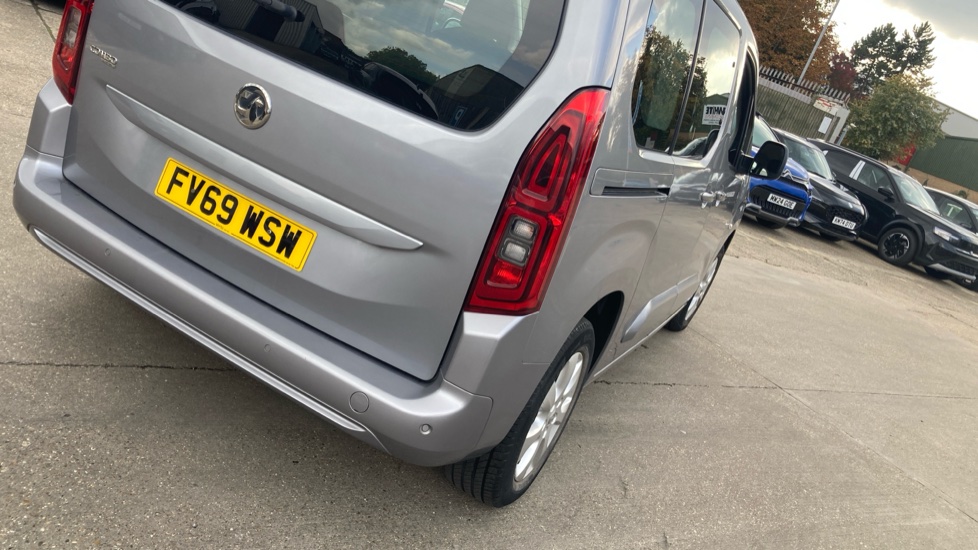 Vauxhall Combo Life 1.2 Turbo Energy 5dr Petrol Estate - Image 40
