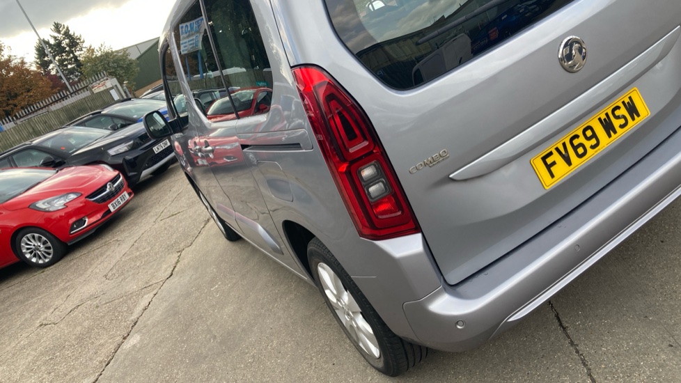 Vauxhall Combo Life 1.2 Turbo Energy 5dr Petrol Estate - Image 41