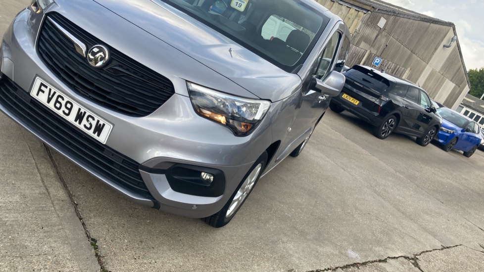 Vauxhall Combo Life 1.2 Turbo Energy 5dr Petrol Estate - Image 42