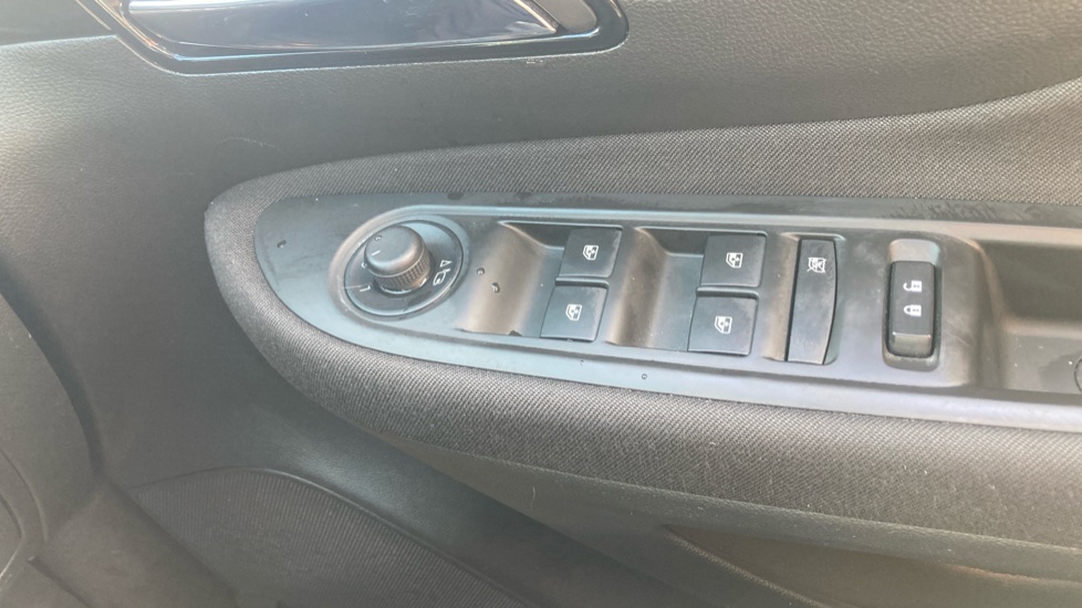 Vauxhall Mokka X 1.4T Design Nav 5dr Auto Petrol Hatchback - Image 37