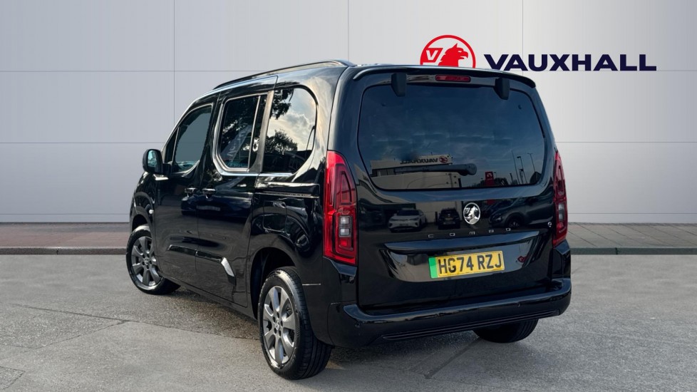 Vauxhall Combo Life 100kW Ultimate 52kWh 5dr Auto Electric Estate - Image 2