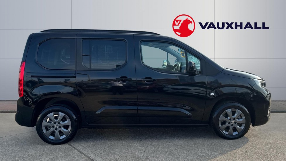 Vauxhall Combo Life 100kW Ultimate 52kWh 5dr Auto Electric Estate - Image 5