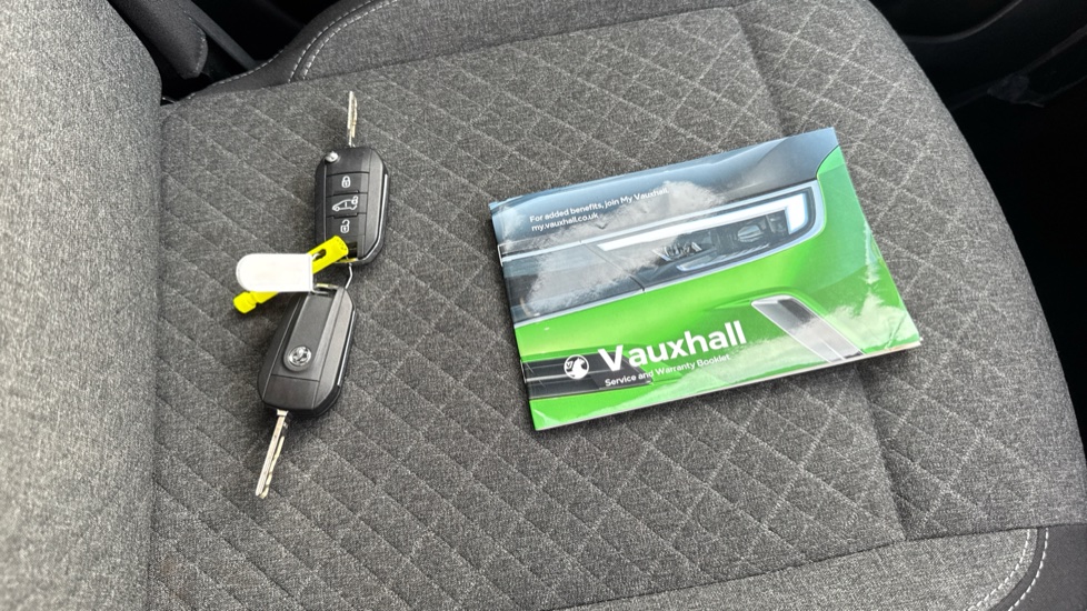 Vauxhall Combo Life 100kW Ultimate 52kWh 5dr Auto Electric Estate - Image 19