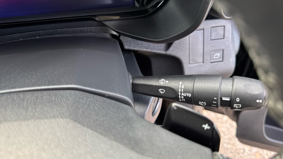 Vauxhall Combo Life 100kW Ultimate 52kWh 5dr Auto Electric Estate - Image 37