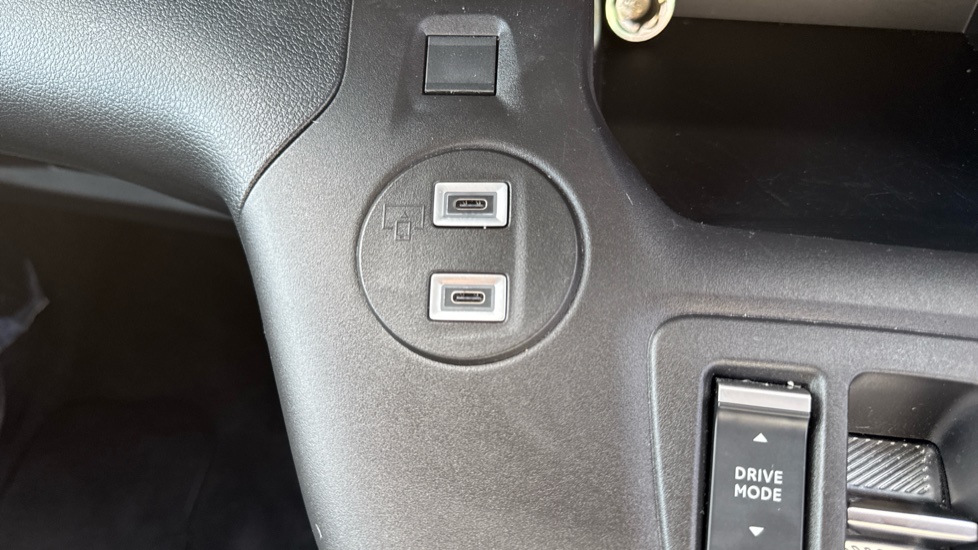 Vauxhall Combo Life 100kW Ultimate 52kWh 5dr Auto Electric Estate - Image 39