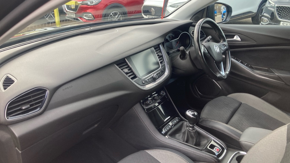 Vauxhall Grandland X 1.2 Turbo Griffin Edition 5dr Petrol Hatchback - Image 9