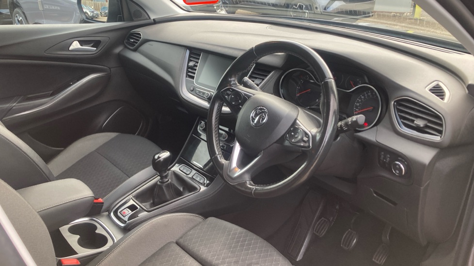 Vauxhall Grandland X 1.2 Turbo Griffin Edition 5dr Petrol Hatchback - Image 11