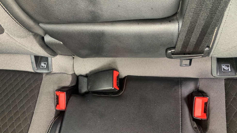 Vauxhall Grandland X 1.2 Turbo Griffin Edition 5dr Petrol Hatchback - Image 17