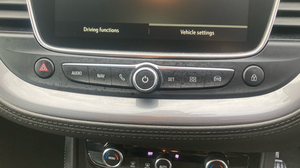 Vauxhall Grandland X 1.2 Turbo Griffin Edition 5dr Petrol Hatchback - Image 27