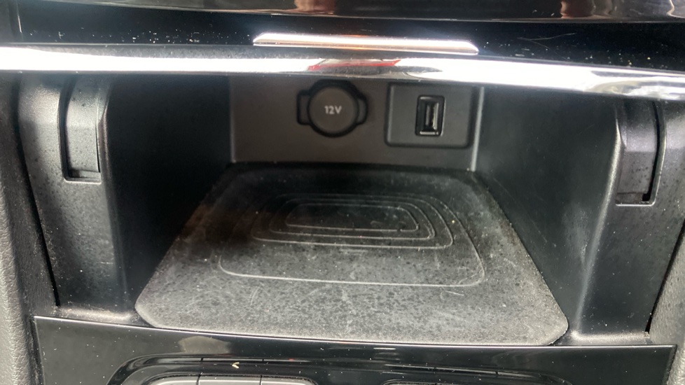 Vauxhall Grandland X 1.2 Turbo Griffin Edition 5dr Petrol Hatchback - Image 29