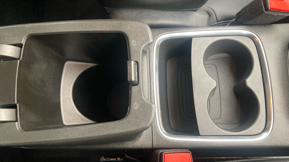 Vauxhall Grandland X 1.2 Turbo Griffin Edition 5dr Petrol Hatchback - Image 33