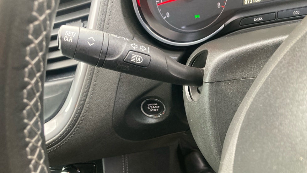 Vauxhall Grandland X 1.2 Turbo Griffin Edition 5dr Petrol Hatchback - Image 34