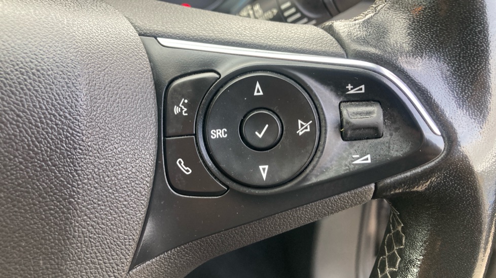 Vauxhall Grandland X 1.2 Turbo Griffin Edition 5dr Petrol Hatchback - Image 38