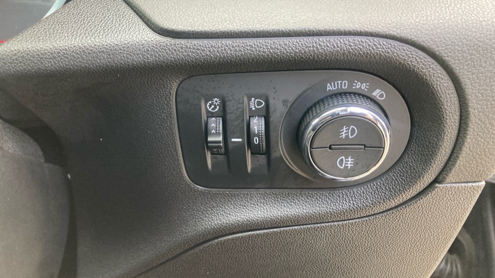 Vauxhall Grandland X 1.2 Turbo Griffin Edition 5dr Petrol Hatchback - Image 39