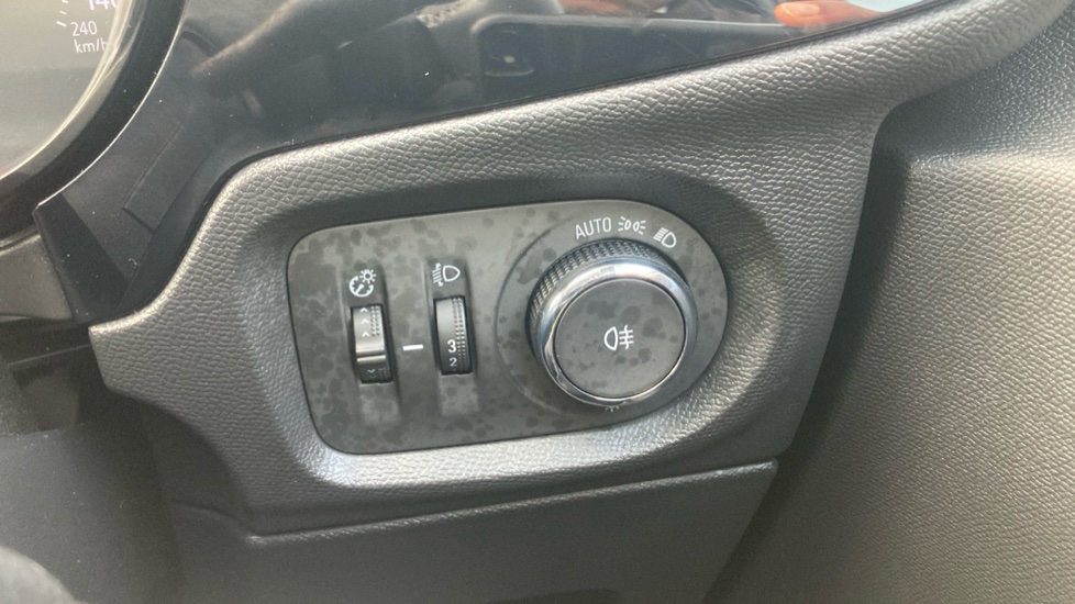 Vauxhall Corsa 1.2 Turbo Design 5dr Auto Petrol Hatchback - Image 31