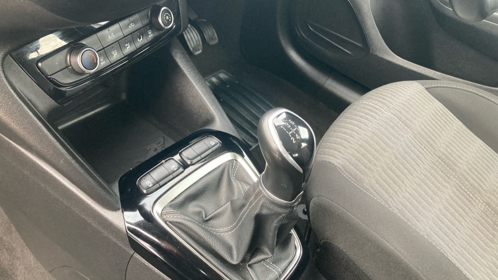Vauxhall Corsa 1.2 SE Edition 5dr Petrol Hatchback - Image 13