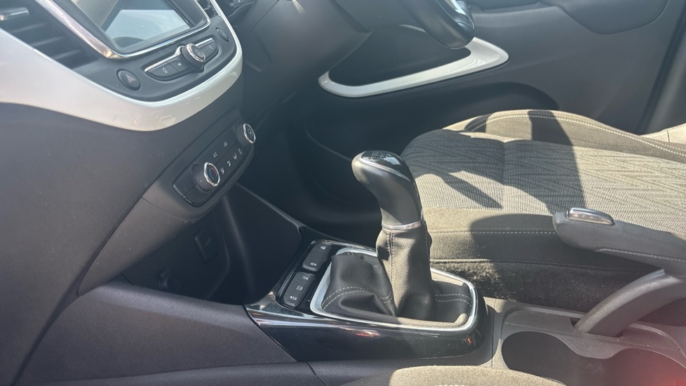 Vauxhall Crossland X 1.2 [83] Griffin 5dr [Start Stop] Petrol Hatchback - Image 13