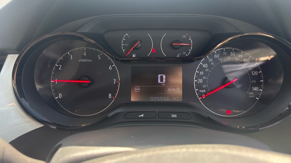 Vauxhall Crossland X 1.2 [83] Griffin 5dr [Start Stop] Petrol Hatchback - Image 18