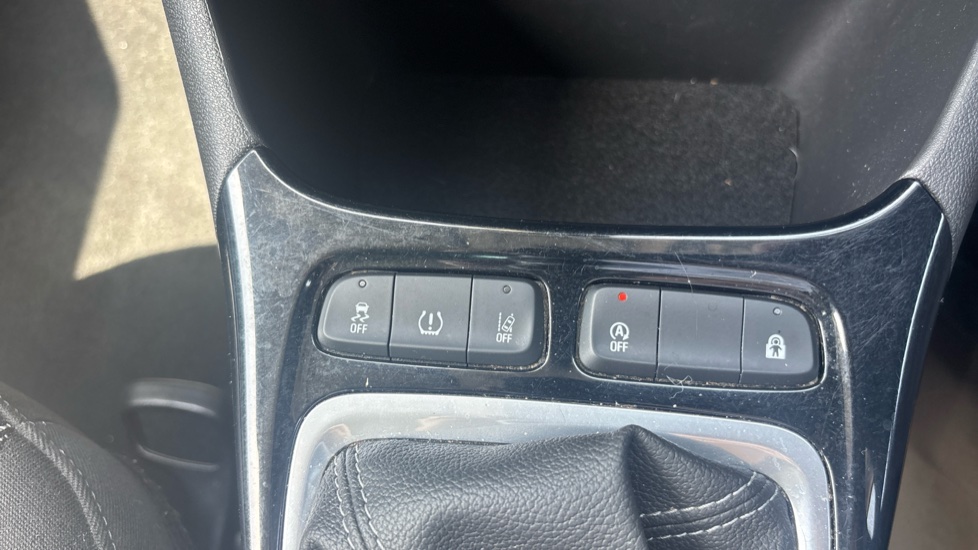 Vauxhall Crossland X 1.2 [83] Griffin 5dr [Start Stop] Petrol Hatchback - Image 32