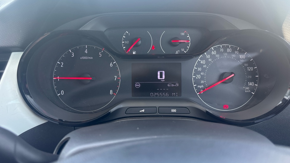 Vauxhall Crossland X 1.2 [83] Griffin 5dr [Start Stop] Petrol Hatchback - Image 45
