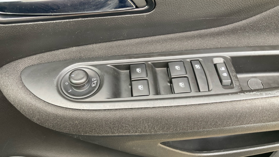 Vauxhall Mokka X 1.4T ecoTEC Active 5dr Petrol Hatchback - Image 32