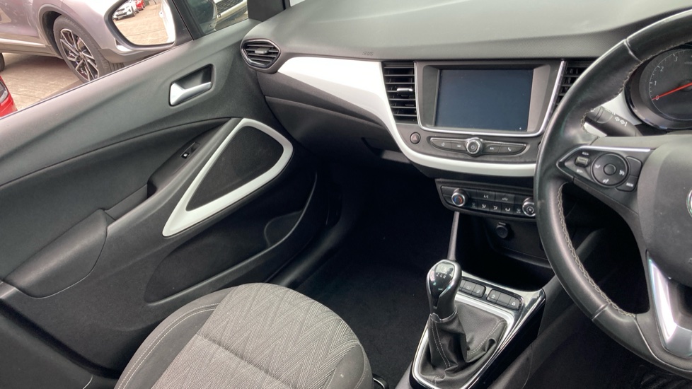 Vauxhall Crossland X 1.2 [83] Griffin 5dr [Start Stop] Petrol Hatchback - Image 14