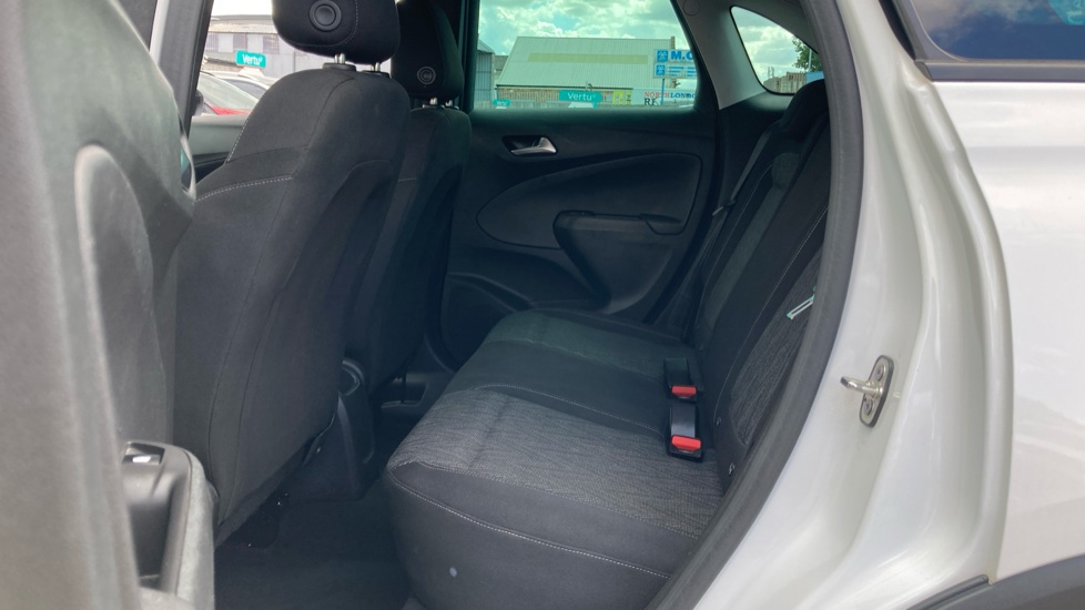 Vauxhall Crossland X 1.2 [83] Griffin 5dr [Start Stop] Petrol Hatchback - Image 16