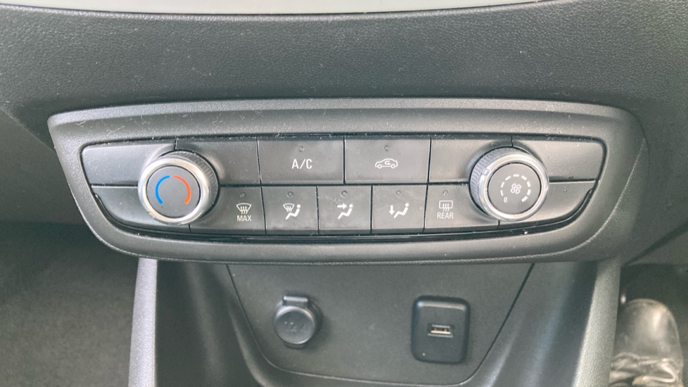 Vauxhall Crossland X 1.2 [83] Griffin 5dr [Start Stop] Petrol Hatchback - Image 26