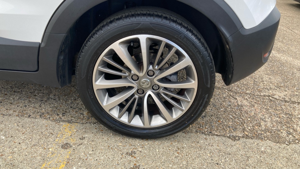 Vauxhall Crossland X 1.2 [83] Griffin 5dr [Start Stop] Petrol Hatchback - Image 33