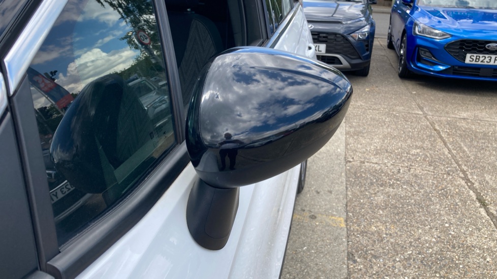 Vauxhall Crossland X 1.2 [83] Griffin 5dr [Start Stop] Petrol Hatchback - Image 43