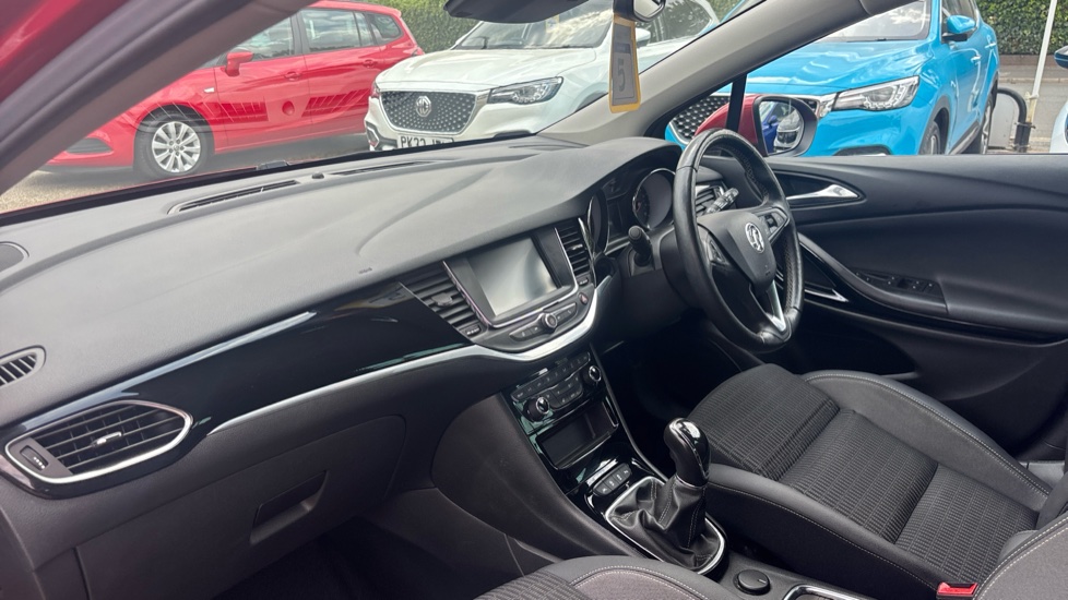 Vauxhall Astra 1.2 Turbo 145 Griffin Edition 5dr Petrol Hatchback - Image 9
