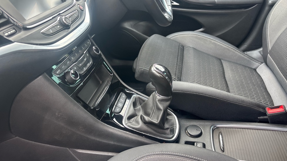 Vauxhall Astra 1.2 Turbo 145 Griffin Edition 5dr Petrol Hatchback - Image 13