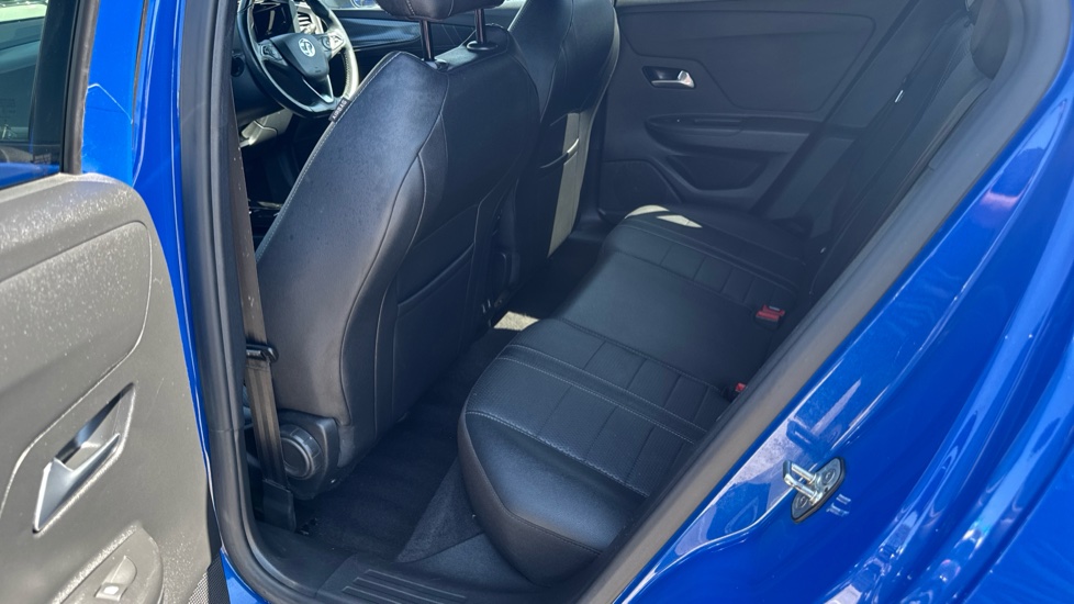 Vauxhall Mokka 100kW Ultimate 50kWh 5dr Auto Electric Hatchback - Image 16