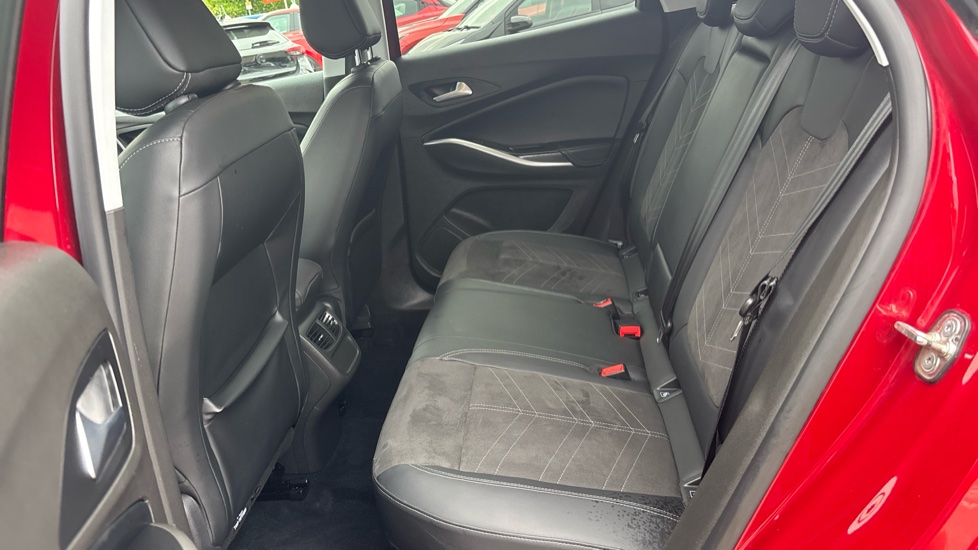 Vauxhall Grandland 1.2 Turbo Ultimate 5dr Auto Petrol Hatchback - Image 16