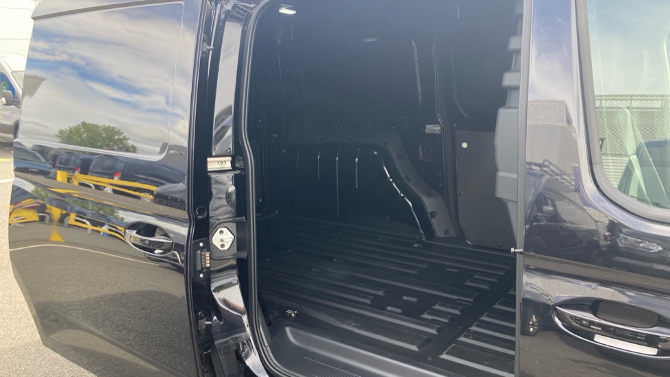 Ford Transit Connect 230 L2 Diesel 2.0 EcoBlue 102ps Limited Van - Image 17