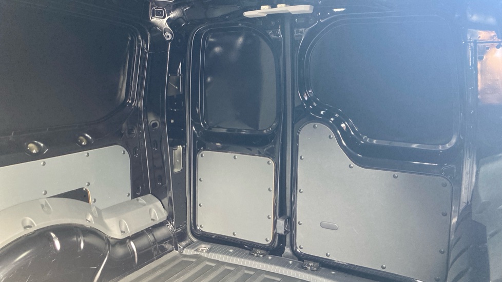 Ford Transit Connect 230 L2 Diesel 2.0 EcoBlue 102ps Limited Van - Image 19