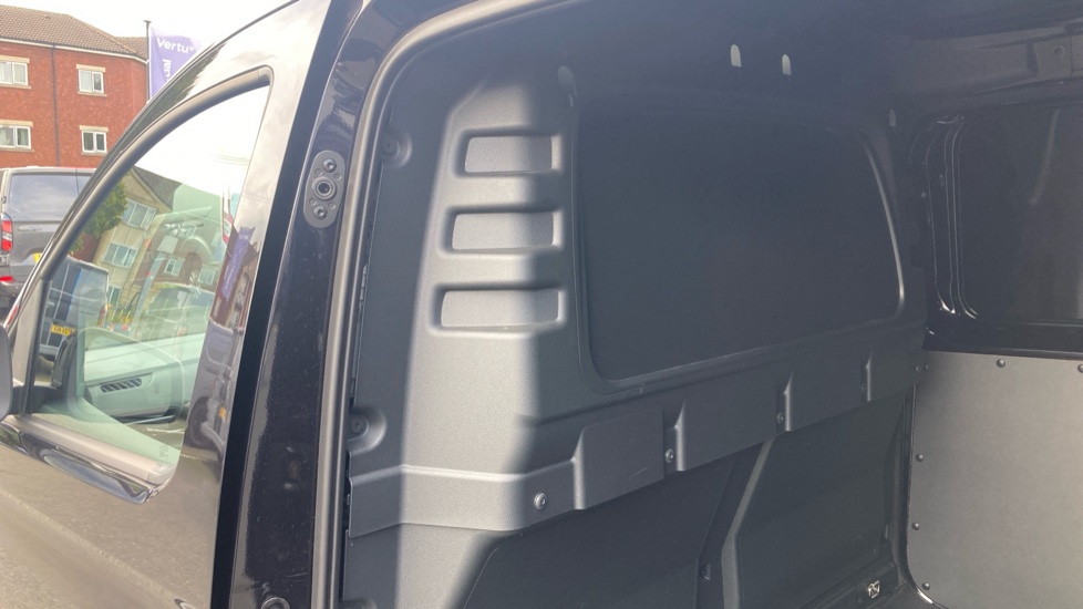 Ford Transit Connect 230 L2 Diesel 2.0 EcoBlue 102ps Limited Van - Image 18