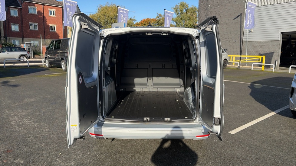 Ford Transit Connect 230 L2 Diesel 2.0 EcoBlue 102ps Limited Van - Image 3