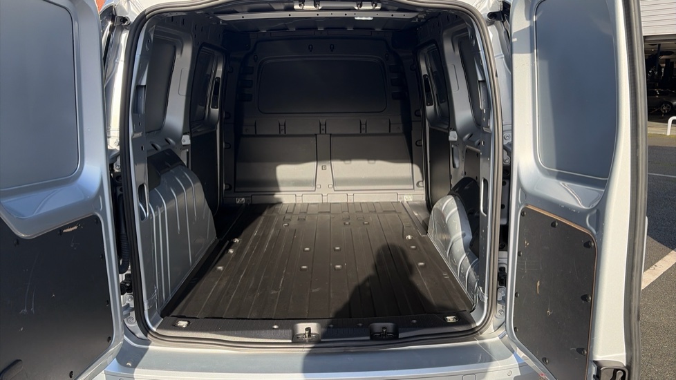 Ford Transit Connect 230 L2 Diesel 2.0 EcoBlue 102ps Limited Van - Image 12
